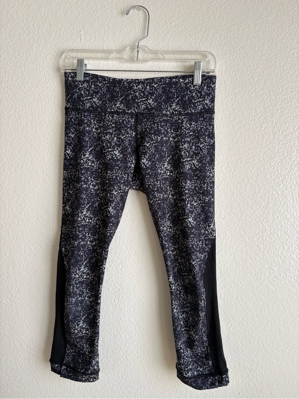 lululemon athletica Black Speckle Capri Leggings